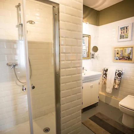 Maison 1888 - Roof Terrace & Cite Views 度假居